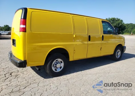 2020 Chevrolet Express G2500 z USA, uszkodzony, nr VIN 1GCWGAFP4L1226296